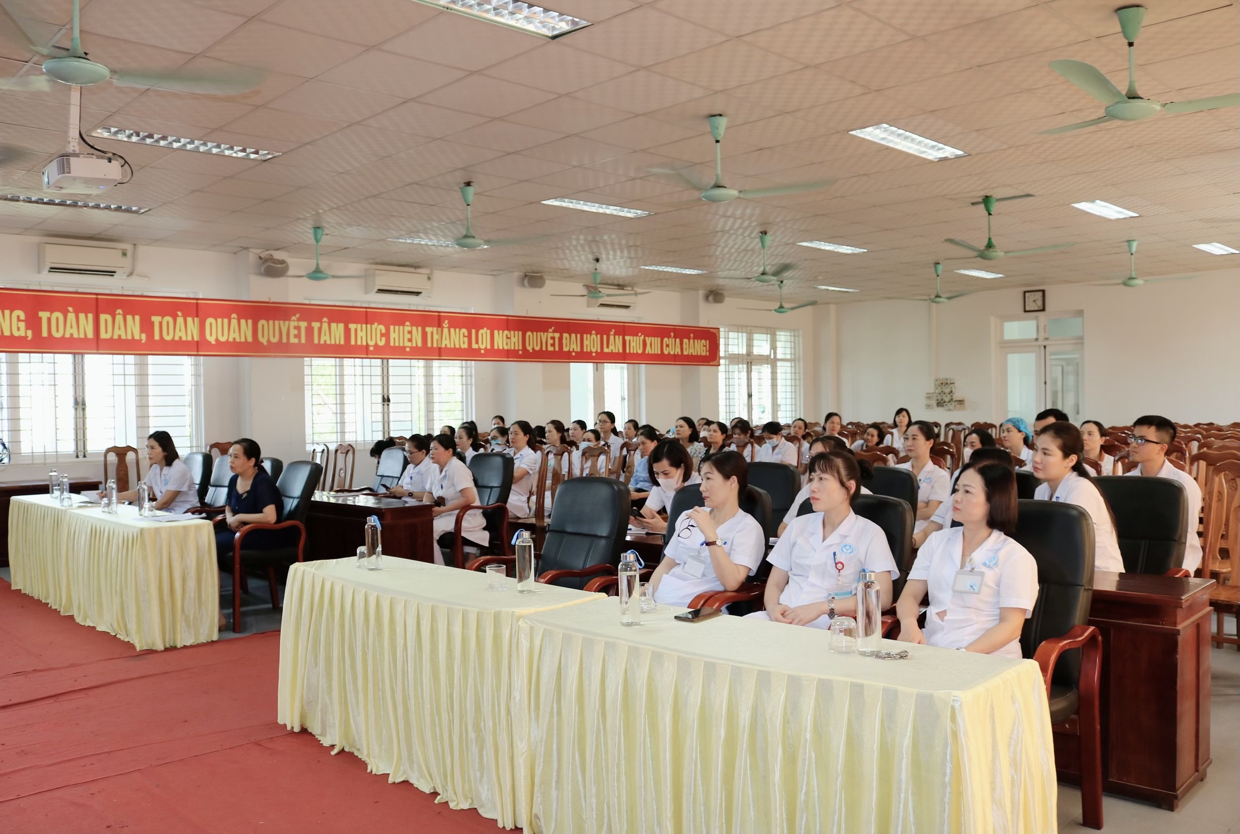 Tập huấn “Cấp cứu, phòng và xử trí tai nạn thương tích, đuối nước ở trẻ em năm 2023” tại Bệnh viện Sản Nhi Bắc Giang