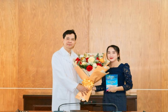 Bệnh viện Sản Nhi Bắc Giang chia tay cán bộ y tế tỉnh Xay Sổm Bun (Lào) sau quá trình học tập Chuyên ngành Sản khoa
