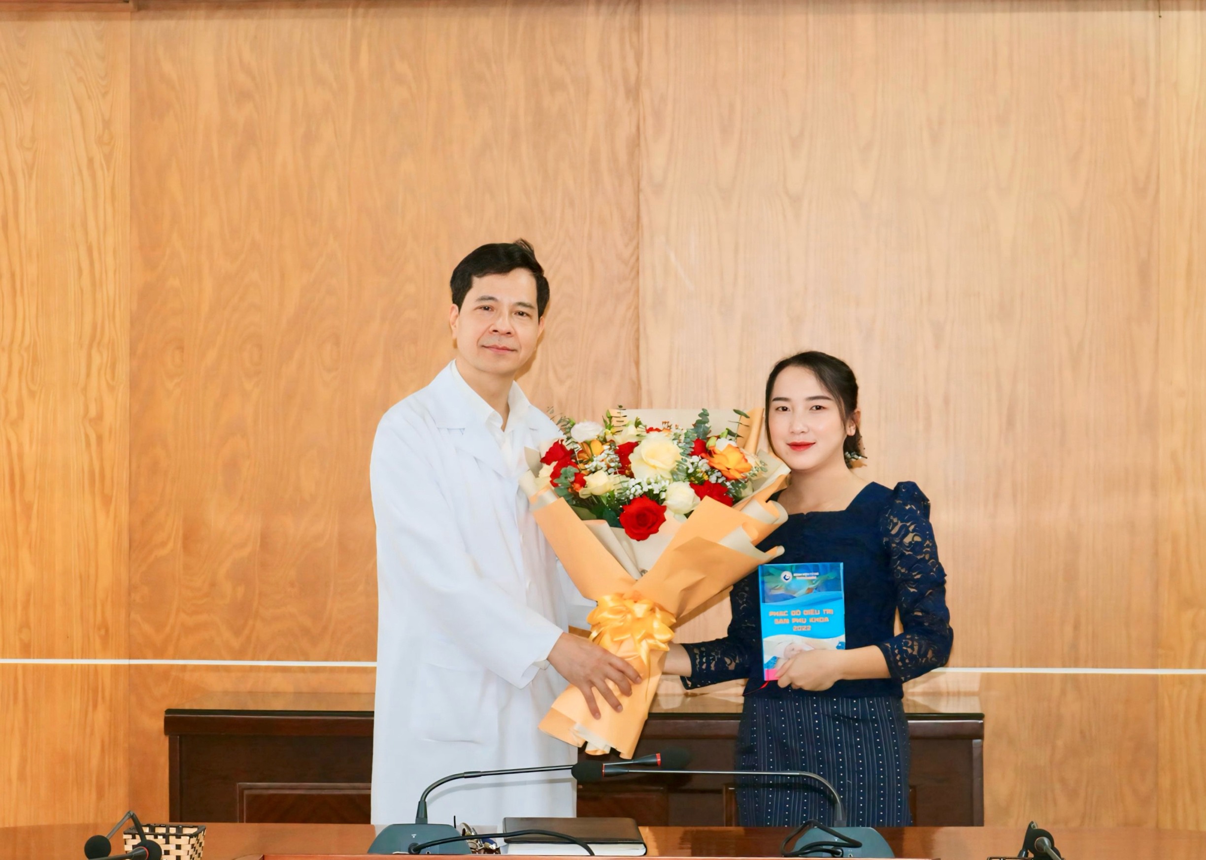 Bệnh viện Sản Nhi Bắc Giang chia tay cán bộ y tế tỉnh Xay Sổm Bun (Lào) sau quá trình học tập Chuyên ngành Sản khoa