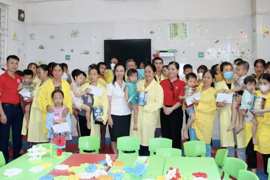 “Hành trình đỏ” năm 2023 - Trao gửi yêu thương tới những bệnh nhi nghèo tại Bệnh viện Sản Nhi Bắc Giang