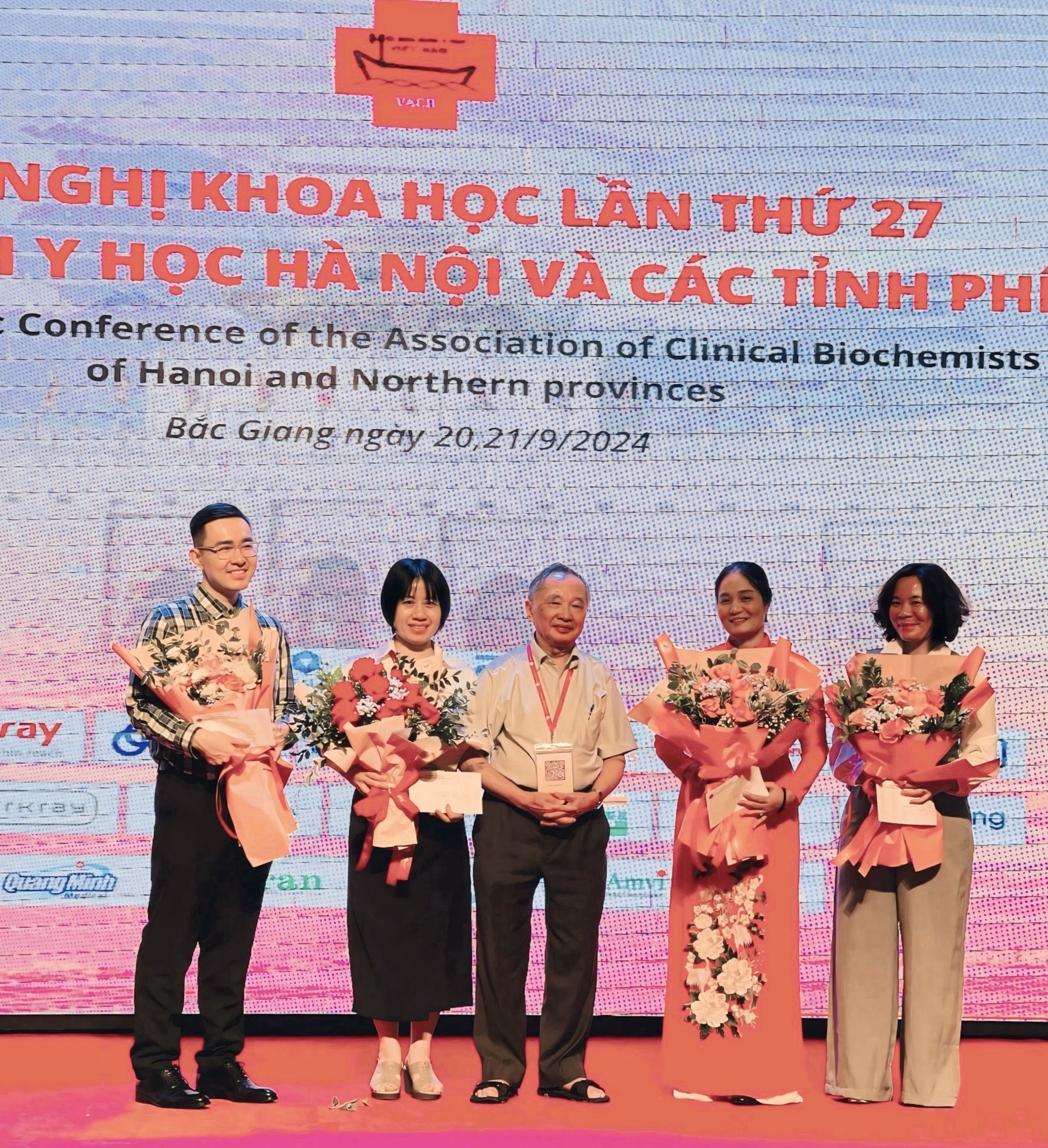Phó Giám đốc Bệnh viện Sản Nhi Bắc Giang Nguyễn Như Phố giành giải Nhì với Đề tài báo cáo tại Hội nghị khoa học