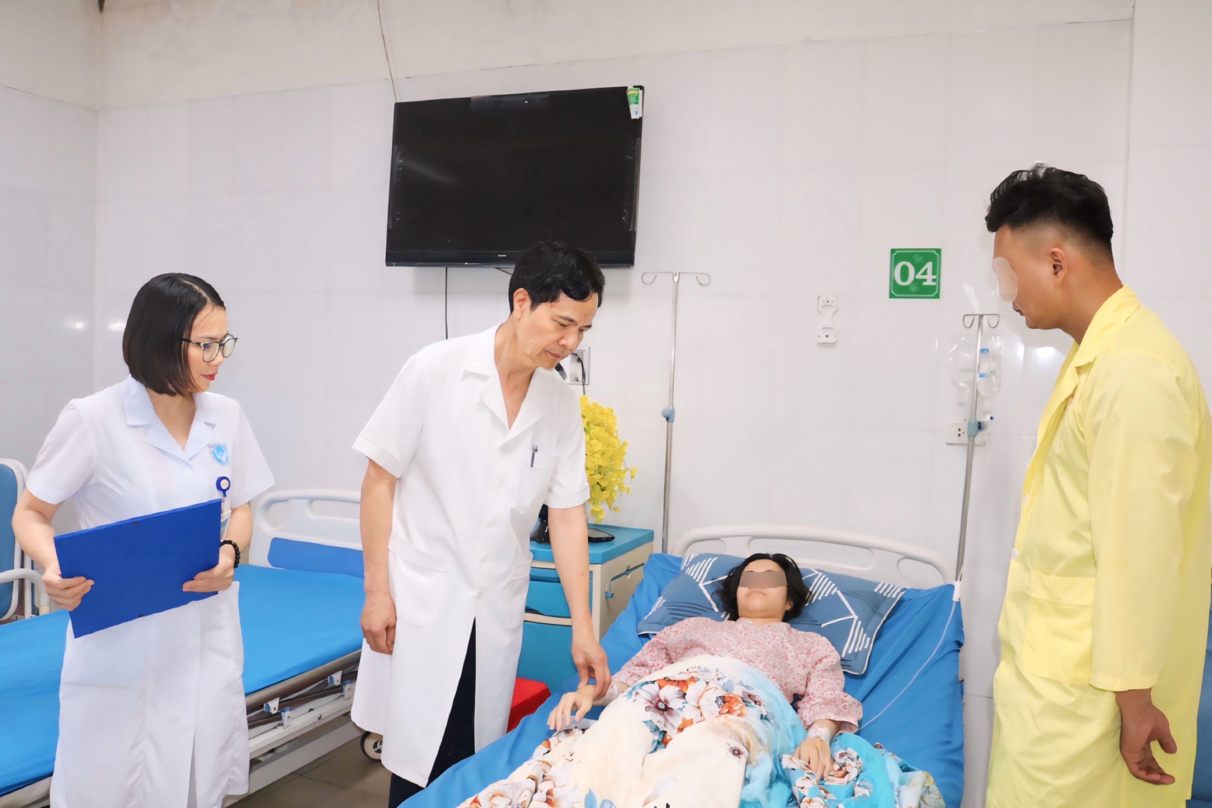 Hy hữu: Cấp cứu thai phụ có 01 thai trong tử cung và 01 thai ngoài tử cung tại Bệnh viện Sản Nhi Bắc Giang