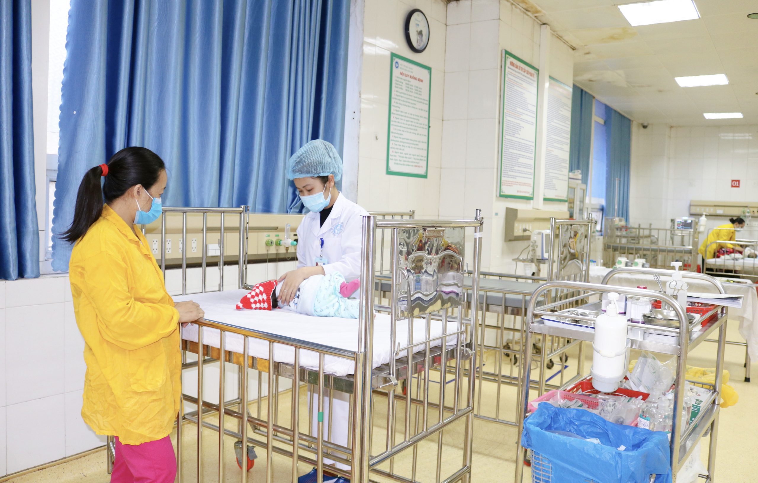 Cấp cứu trẻ bị ngừng thở cấp tính do phụ huynh tự ý rửa mũi cho trẻ sai cách