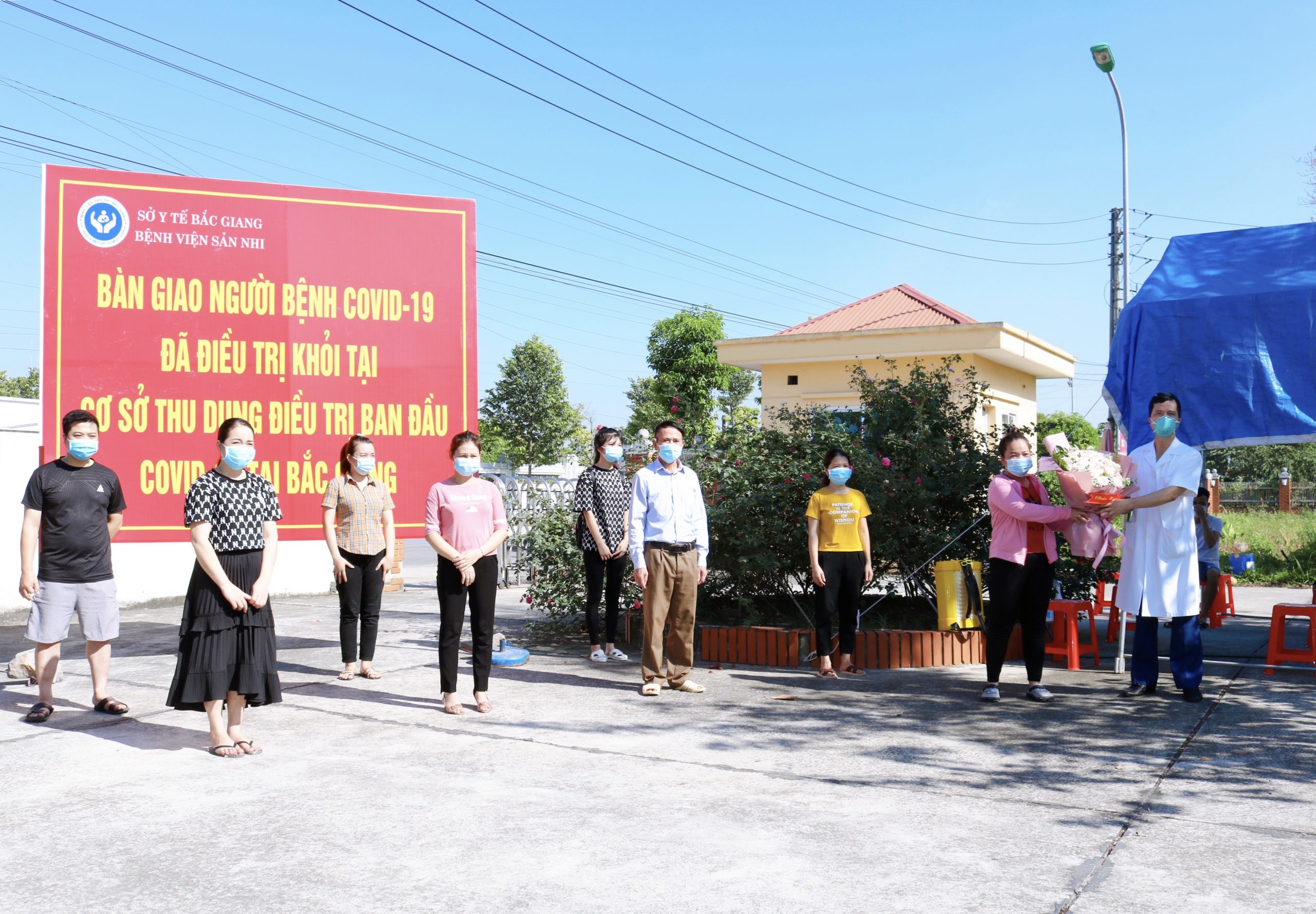 48 bệnh nhân Covid-19 điều trị tại Cơ sở 2 của Bệnh viện Sản Nhi Bắc Giang đã khỏi bệnh xuất viện