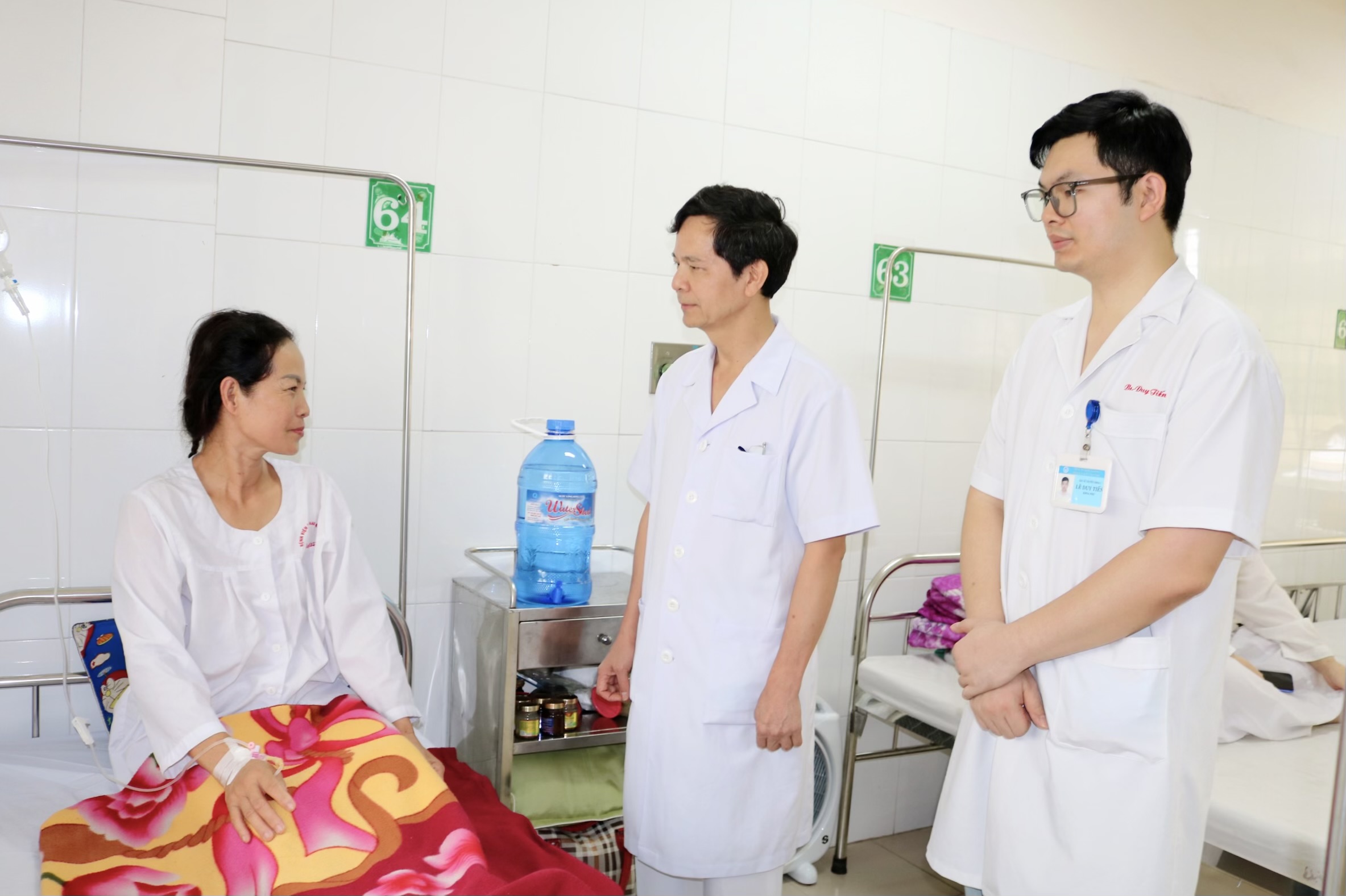 Phẫu thuật nội soi đặt tấm lưới treo tử cung lên thành bụng để điều trị sa sinh dục tại Bệnh viện Sản Nhi Bắc Giang