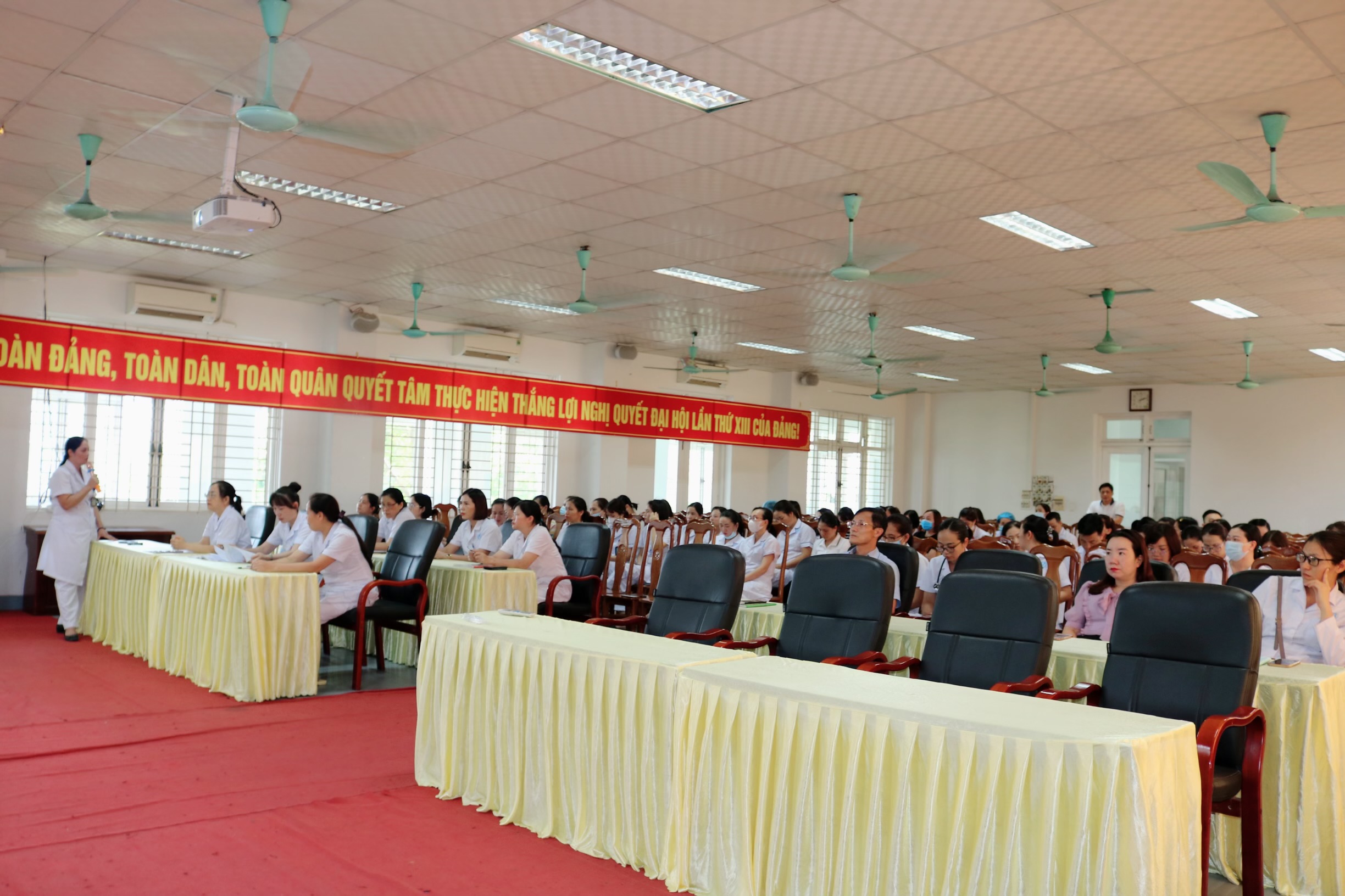 Đào tạo “Sổ tay chất lượng, Sổ tay khách hàng và Sổ tay an toàn” tại Bệnh viện Sản Nhi Bắc Giang