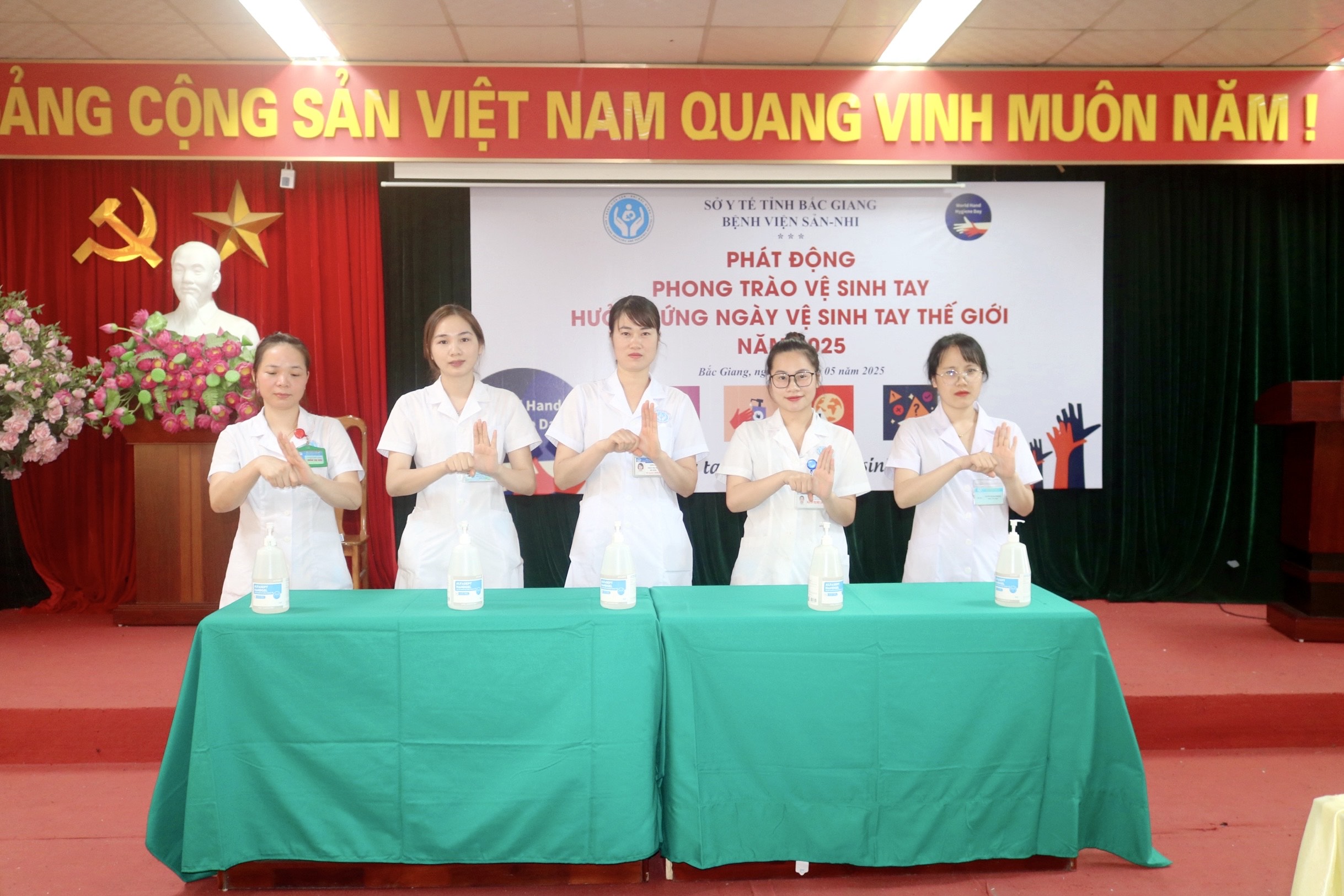 Bệnh viện Sản Nhi Bắc Giang phát động Phong trào Vệ sinh tay năm 2025 với Thông điệp “Găng tay không thay vệ sinh tay”