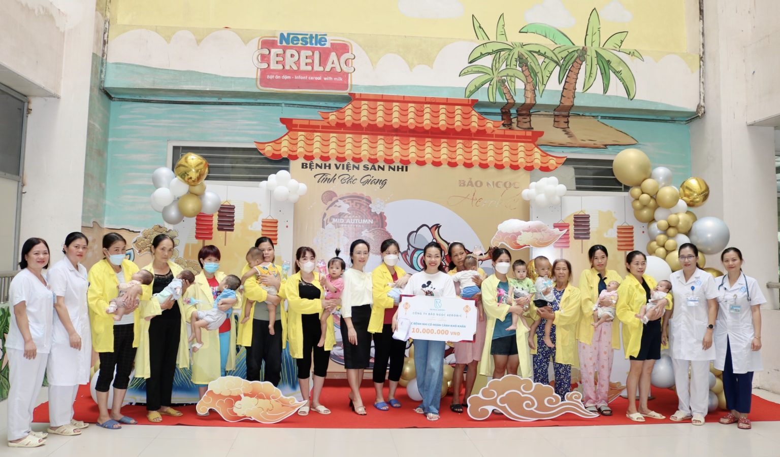 Công ty Bảo Ngọc Aerobic tặng quà Trung thu cho bệnh nhi có hoàn cảnh khó khăn đang điều trị tại Bệnh viện Sản Nhi Bắc Giang
