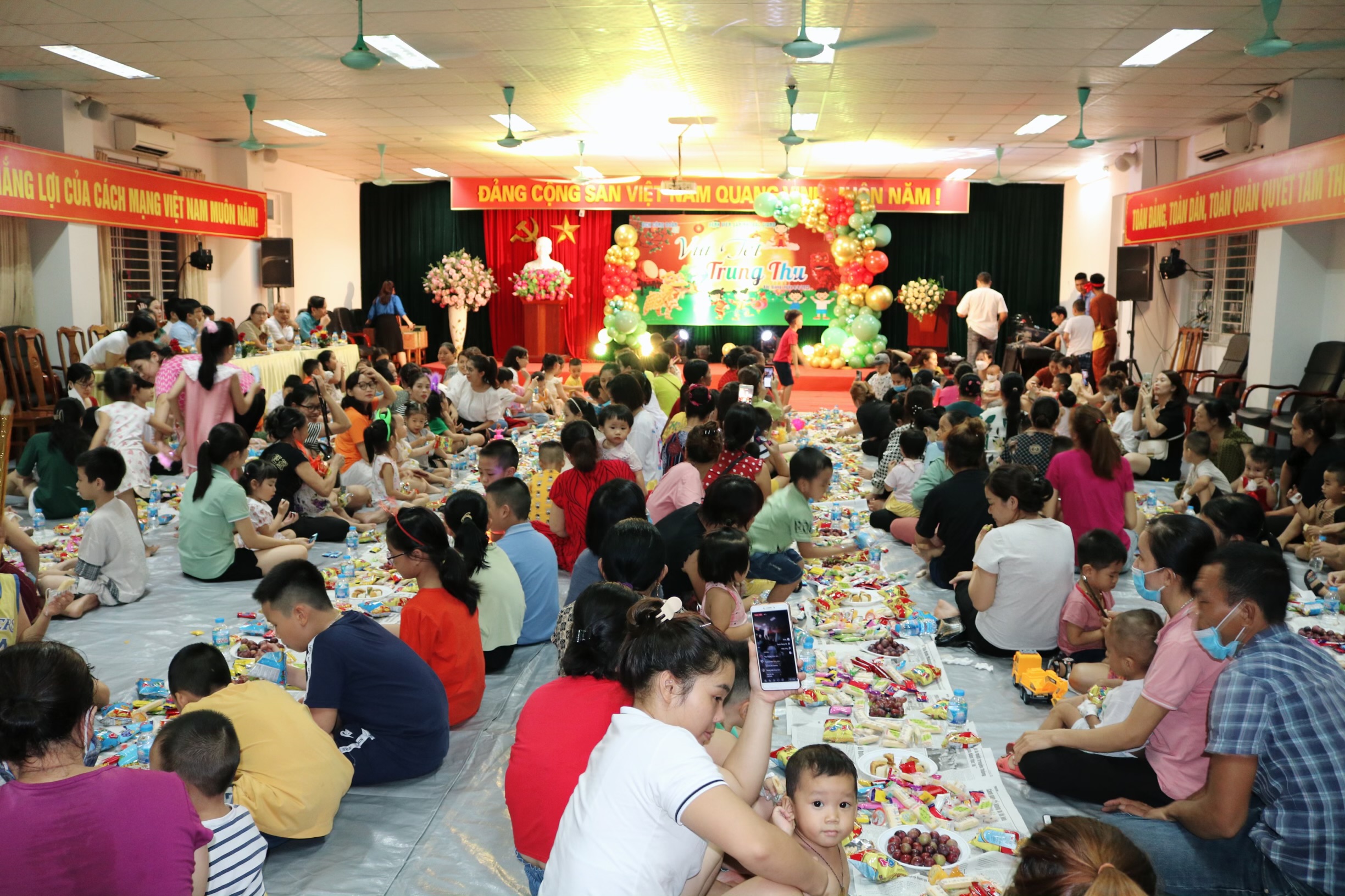 “Đêm Hội trăng rằm” dành cho bệnh nhi và con em cán bộ nhân viên tại Bệnh viện Sản Nhi Bắc Giang