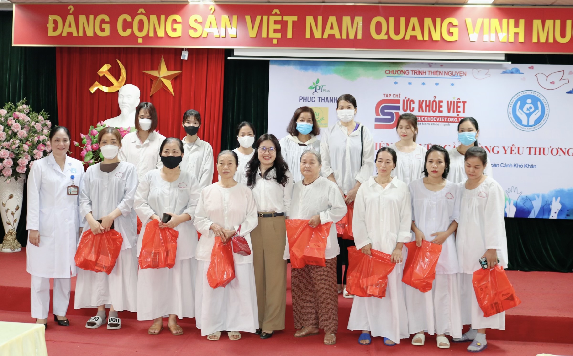 Mang yêu thương tới những bệnh nhân có hoàn cảnh khó khăn tại Bệnh viện Sản Nhi Bắc Giang