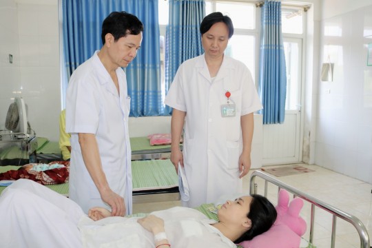 Sản phụ bị rau tiền đạo trung tâm, rau cài răng lược xuyên bàng quang hiếm gặp sinh mổ lần 03 “mẹ tròn con vuông”
