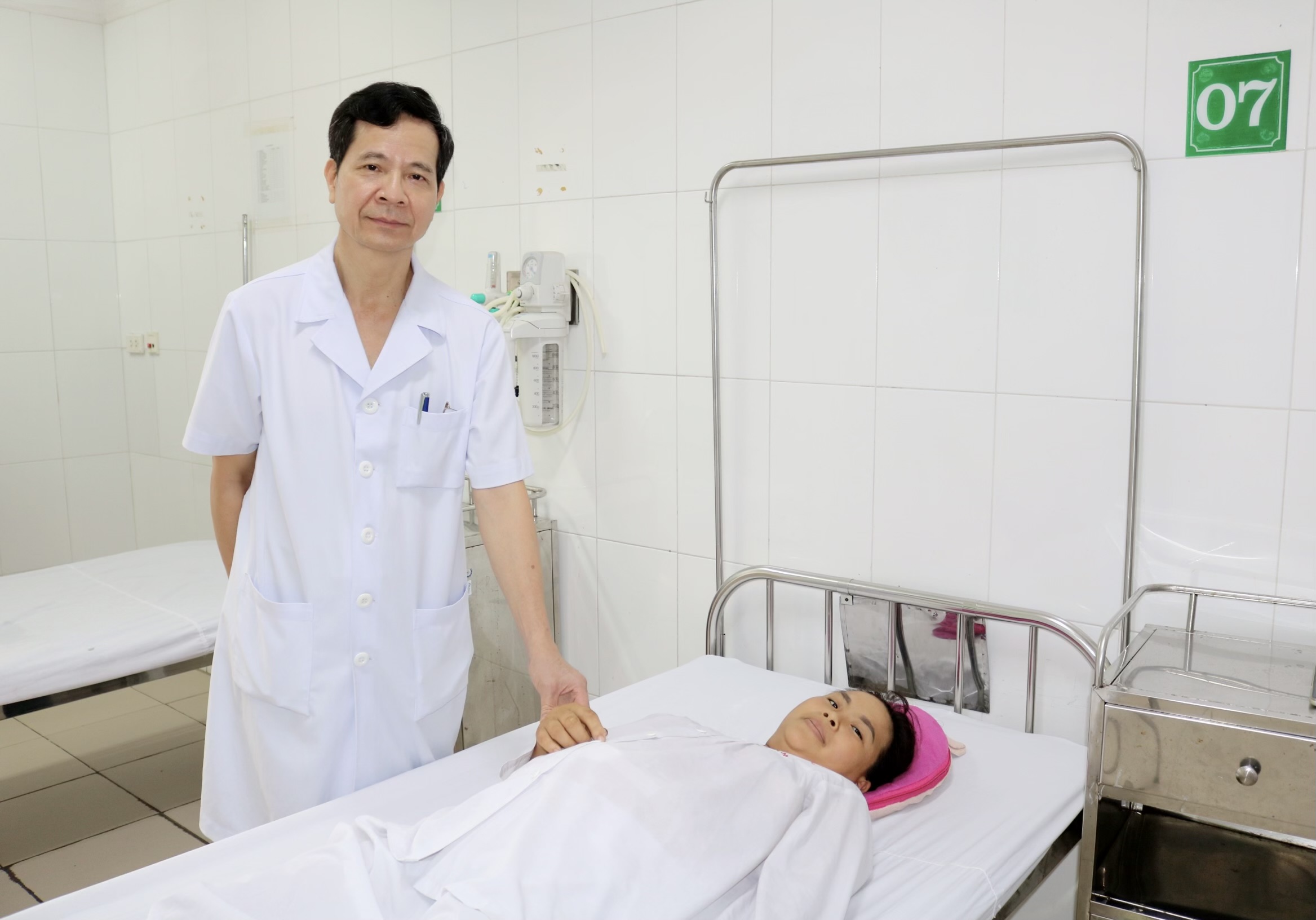 Điều trị cho bệnh nhân bị chửa ngoài tử cung kèm xơ gan rất khó chẩn đoán tại Bệnh viện Sản Nhi Bắc Giang