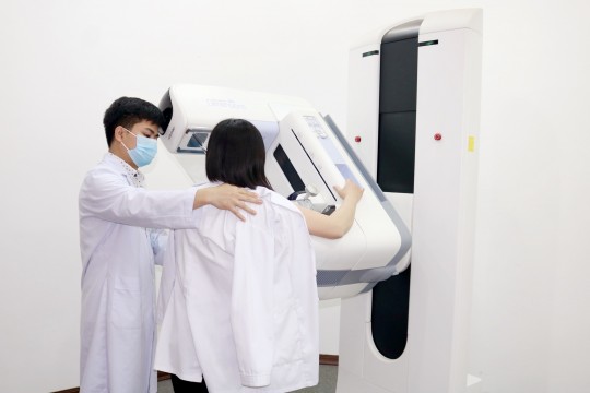 Bệnh viện Sản Nhi Bắc Giang khám sức khoẻ miễn phí cho 500 nữ đoàn viên, công nhân viên chức lao động trên địa bàn Tỉnh