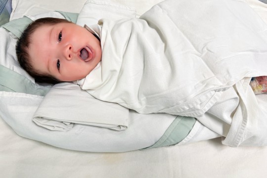 CẢNH BÁO ĐỐI TƯỢNG XẤU LỢI DỤNG SỰ VIỆC BÉ DUYÊN (TRẺ SƠ SINH BỊ BỎ RƠI) ĐỂ TRỤC LỢI TỪ THIỆN