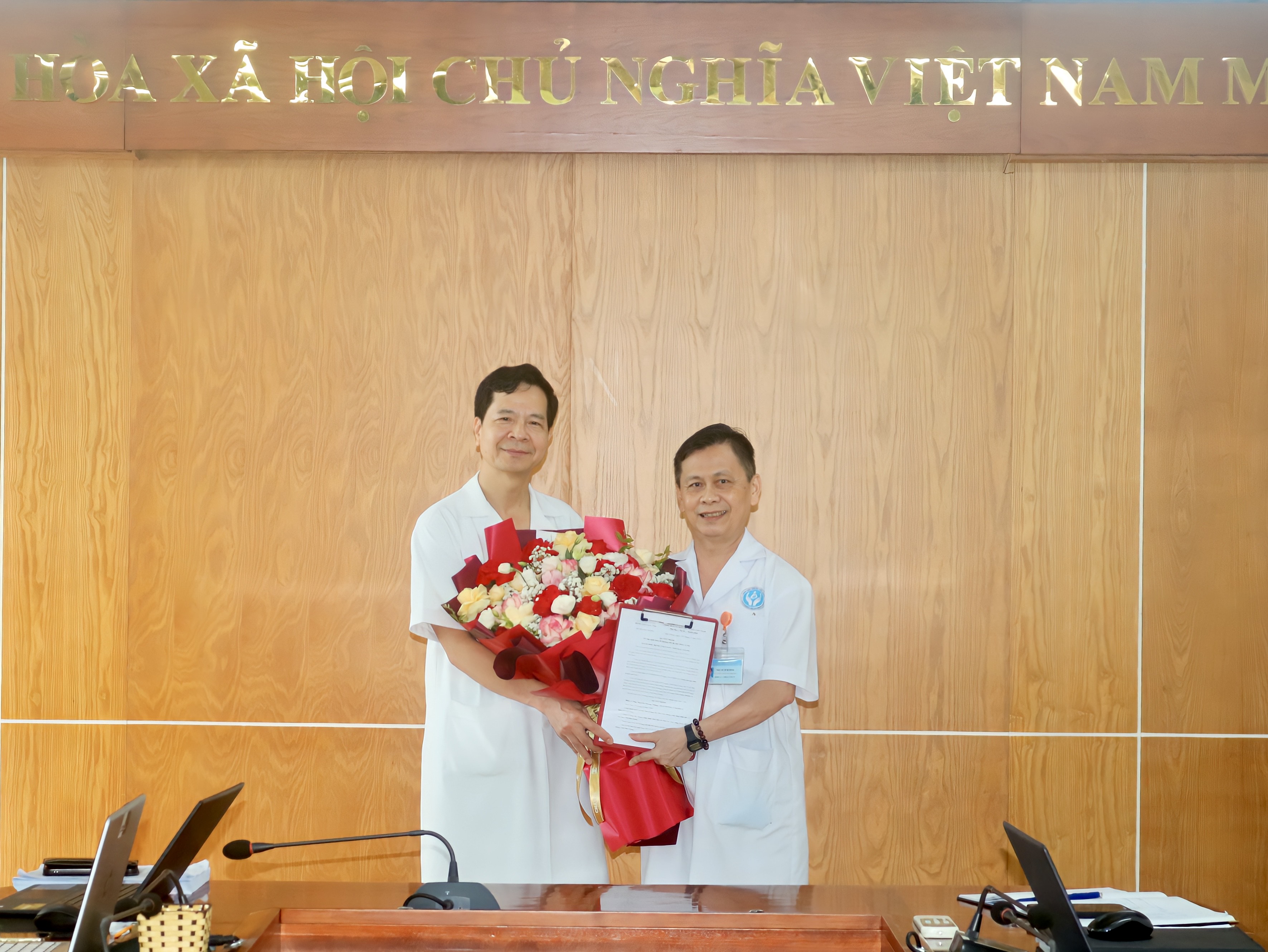 Gặp mặt, chia tay Bác sỹ CKI Nguyễn Quang Thắng - Khoa Chẩn đoán hình ảnh và Thăm dò chức năng về nghỉ hưu theo chế độ