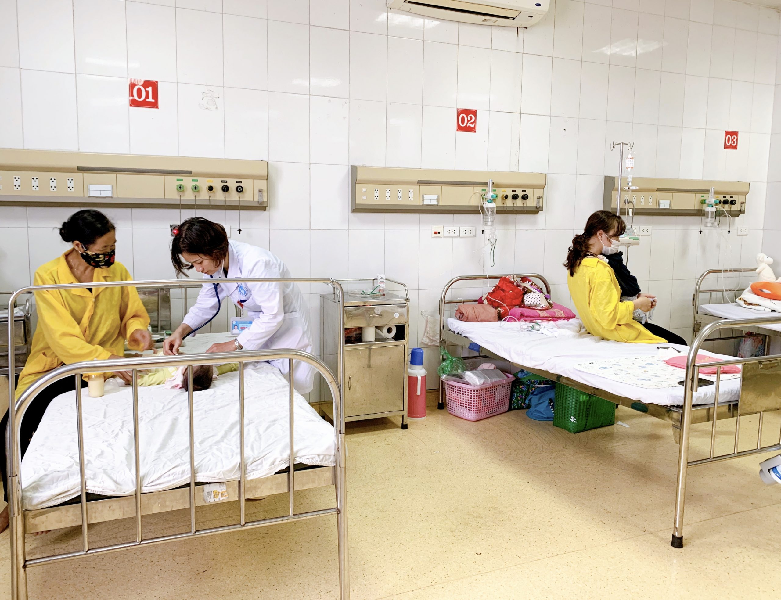 Cảnh báo ngộ độc thuốc nhỏ mũi có thành phần Naphazolin ở trẻ nhỏ