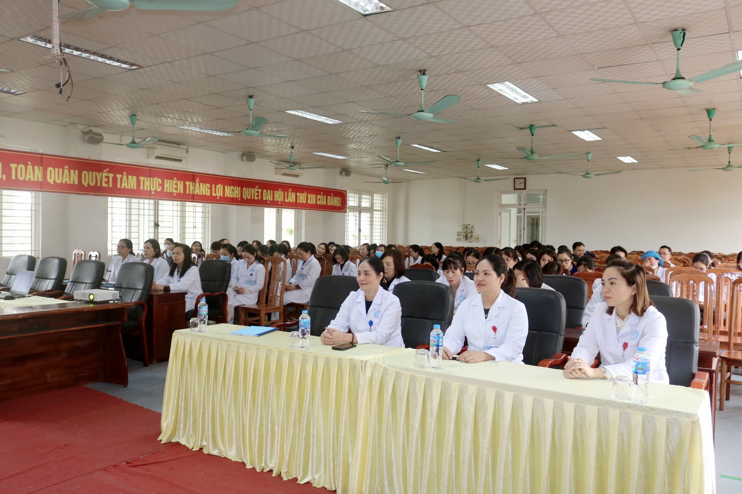 Đào tạo “Sổ tay chất lượng, Sổ tay Dịch vụ khách hàng và Sổ tay an toàn” theo tiêu chuẩn ISO 15189:2022