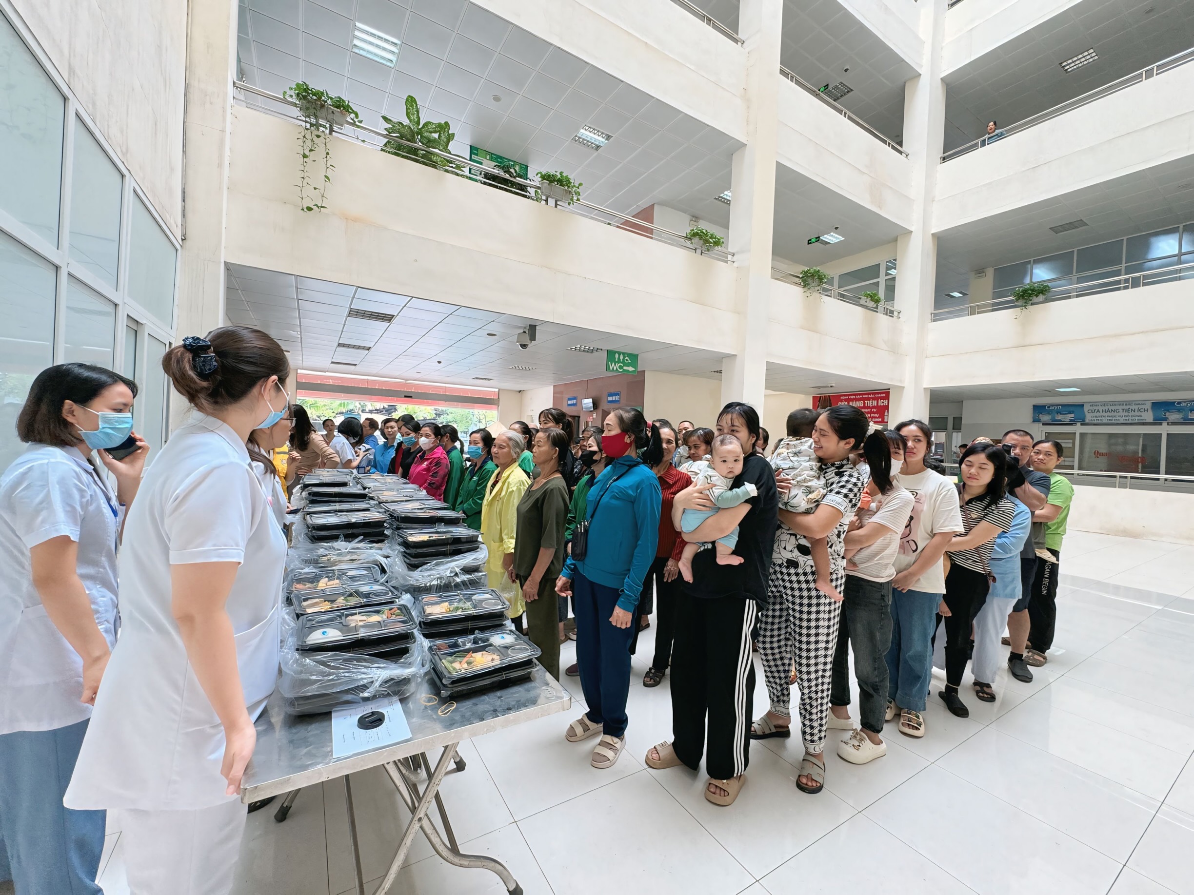 Những suất cơm chay ấm lòng người bệnh