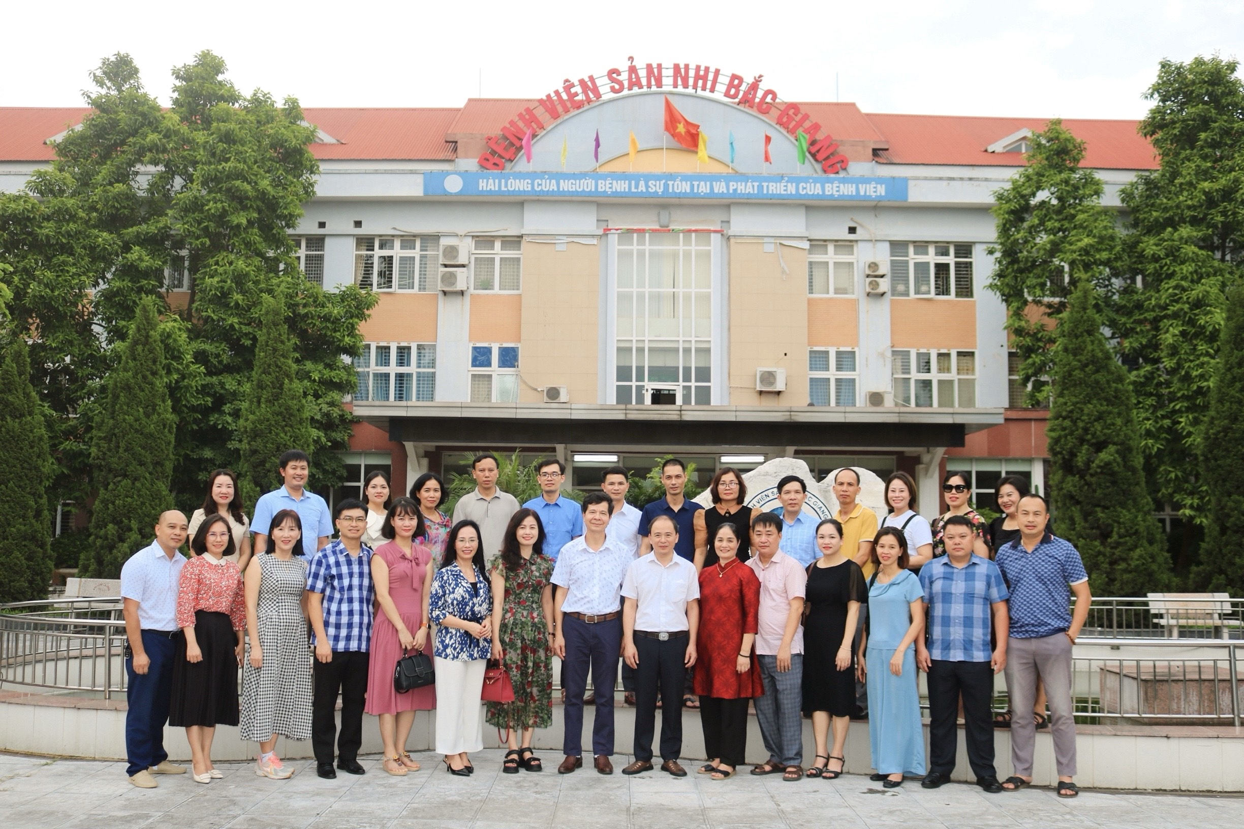 Bệnh viện Sản Nhi Bắc Giang đón tiếp Đoàn công tác Bệnh viện Đa khoa Khu vực Nghĩa Lộ đến tham quan,trao đổi kinh nghiệm