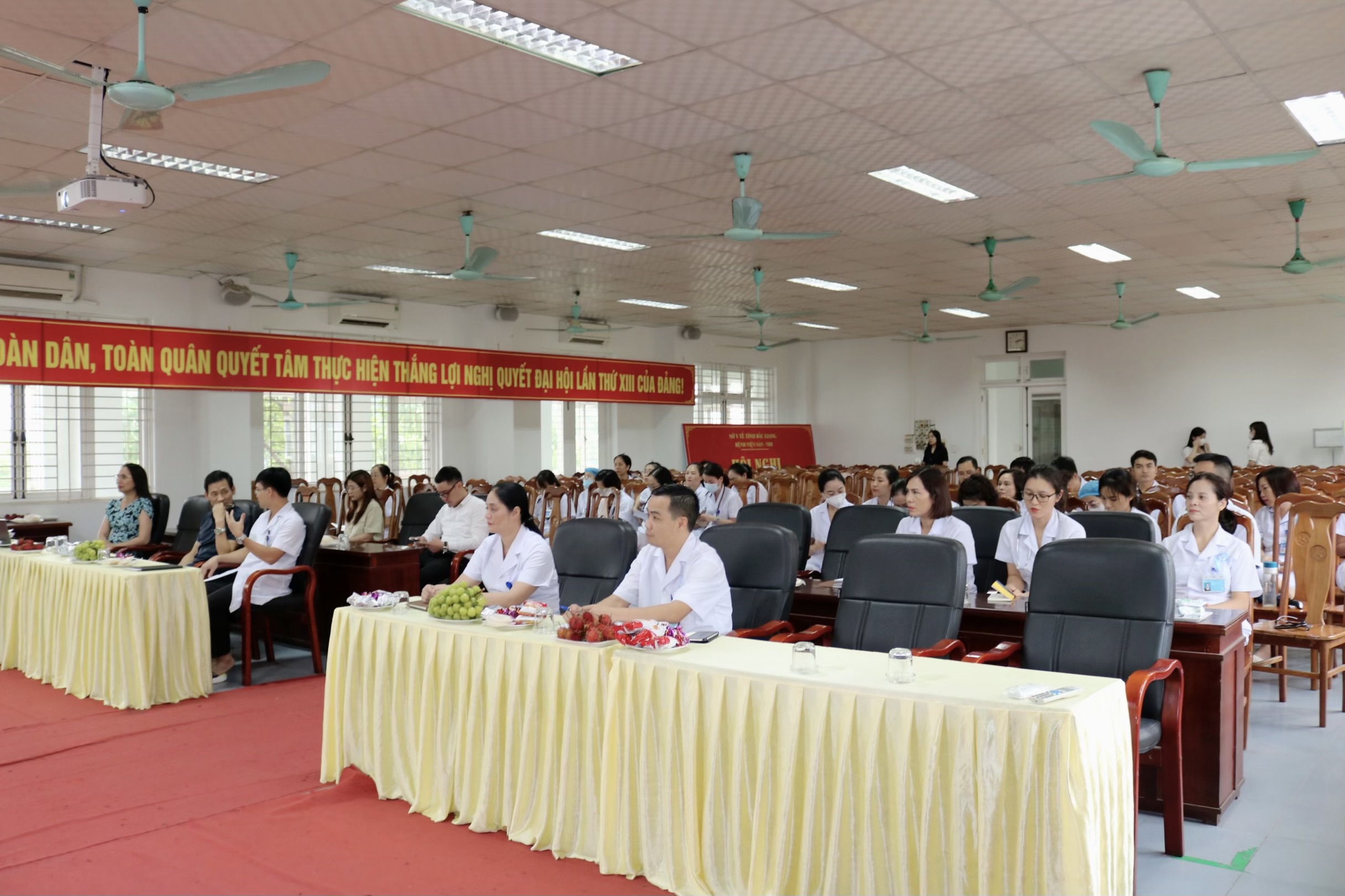 Sinh hoạt khoa học chuyên đề “Cập nhật hướng dẫn chẩn đoán và điều trị các bệnh do Virus RSV và EV71 gây ra"