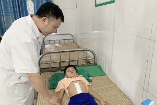 Cứu sống bé trai 08 tuổi bị vỡ lách nguy hiểm tính mạng tại Bệnh viện Sản Nhi Bắc Giang