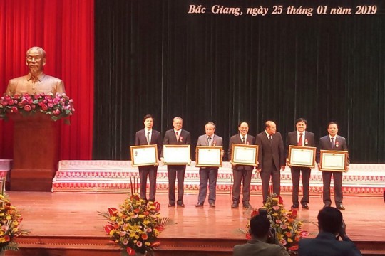 Bệnh viện Sản Nhi Bắc Giang vinh dự đón nhận Huân chương Lao động hạng Ba do Chủ tịch nước trao tặng