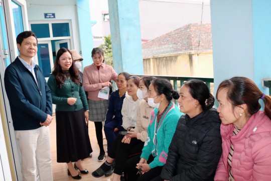 Bệnh viện Sản Nhi Bắc Giang khám sức khoẻ miễn phí cho 200 nữ công nhân lao động và hội viên phụ nữ tại huyện Yên Dũng và Việt Yên