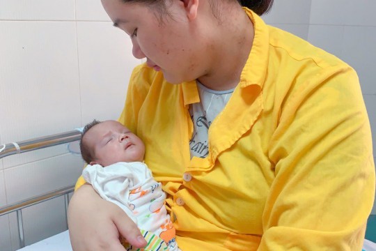 Điều trị nội khoa đóng ống động mạch kích thước lớn thành công ở trẻ sinh non 32 tuần tuổi tại Bệnh viện Sản Nhi Bắc Giang