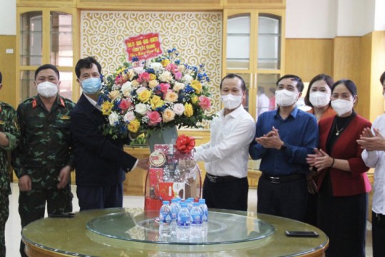 Phó Chủ tịch Thường trực UBND Tỉnh Mai Sơn cùng Lãnh đạo Sở Y tế Bắc Giang thăm và chúc Tết Cơ sở thu dung, điều trị Covid-19 tại Trung tâm Điều dưỡng người có công của Tỉnh