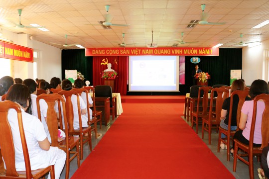 Tập huấn “Sử dụng sản phẩm trong chăm sóc vệ sinh người bệnh” tại Bệnh viện Sản Nhi Bắc Giang