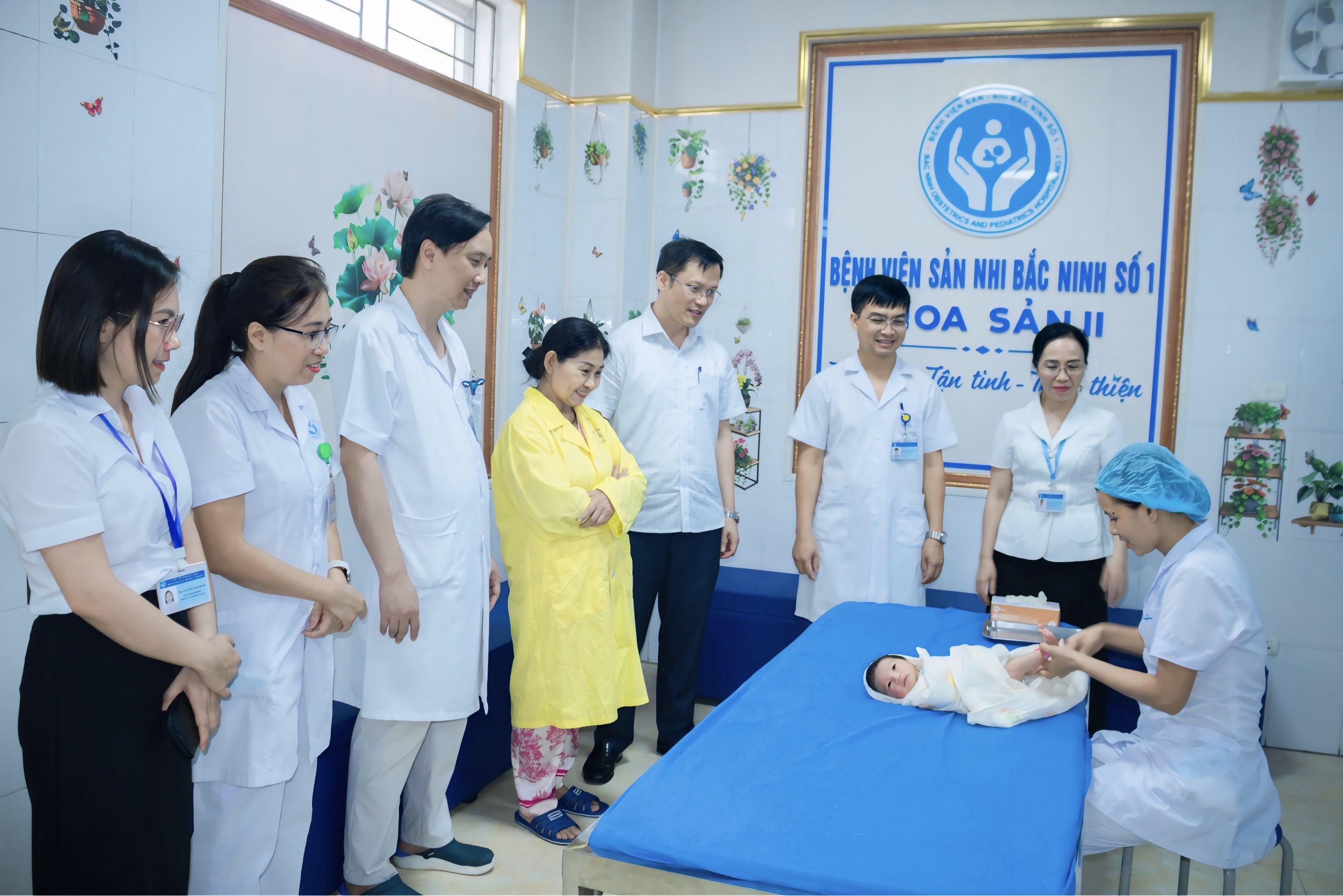 Bệnh viện Sản - Nhi Bắc Ninh số 1 khai trương Phòng mát-xa sơ sinh và mát-xa vú phòng, chống tắc tia sữa sau sinh