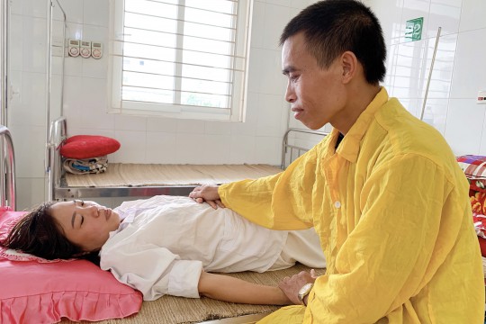 Phẫu thuật thành công cắt bỏ khối u xơ tử cung lớn trong dây chằng rộng tại Bệnh viện Sản Nhi Bắc Giang