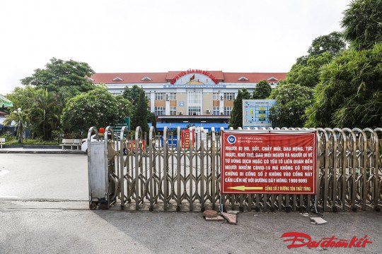 Bệnh viện Sản Nhi Bắc Giang: Xét nghiệm Covid-19 nhanh tất cả người đến khám chữa bệnh