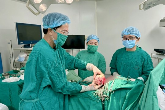 Nghẹt thở cuộc chiến chống băng huyết và thuyên tắc mạch, cứu sống sản phụ giữa lằn ranh sinh - tử