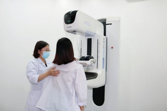 Bệnh viện Sản Nhi Bắc Giang khám sức khoẻ miễn phí cho 1.000 nữ đoàn viên, công nhân viên chức lao động trên địa bàn Tỉnh