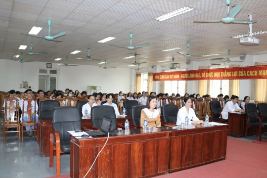 Tập huấn “Xét nghiệm khí máu động mạch trong thực hành lâm sàng” tại Bệnh viện Sản Nhi Bắc Giang