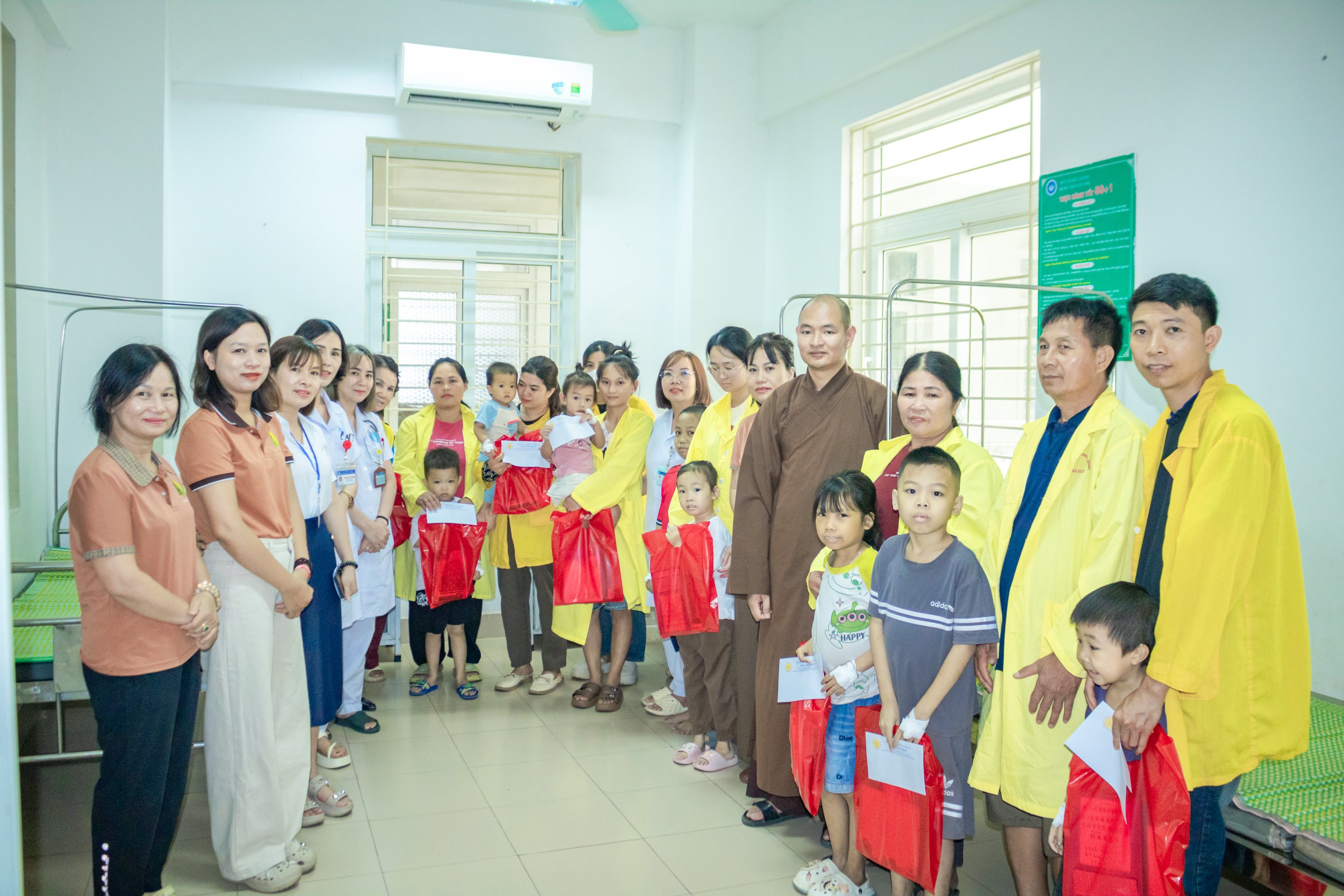 Trao yêu thương, tiếp thêm nghị lực cho bệnh nhi tan máu bẩm sinh