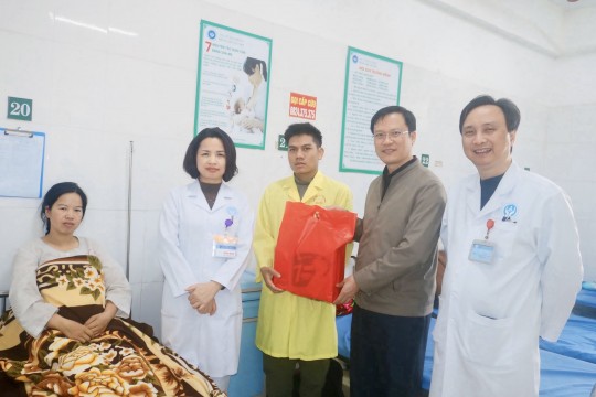 “Báo động đỏ” cứu sống bệnh nhân nguy kịch bị rối loạn đông máu nặng sau mổ lấy thai