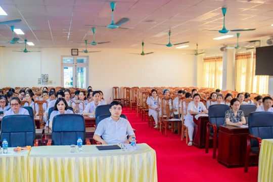 Bệnh viện Sản - Nhi Bắc Ninh số 1 tổ chức Sinh hoạt khoa học “Hướng dẫn sử dụng kháng sinh dự phòng trong phẫu thuật”