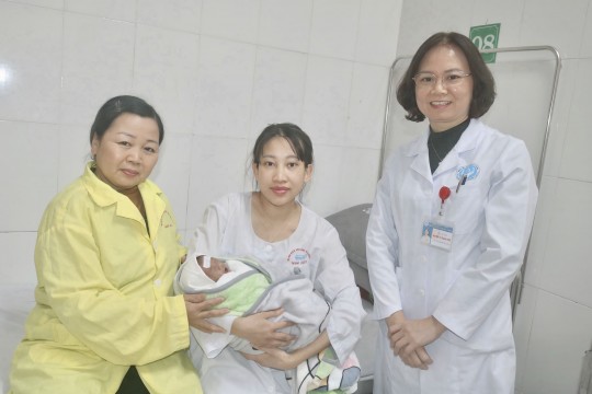 Bệnh viện Sản Nhi Bắc Ninh Số 1 phẫu thuật cấp cứu thai nhi bị dây rốn quấn cổ 05 vòng hiếm gặp