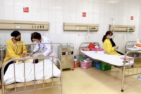 Cảnh báo ngộ độc thuốc nhỏ mũi có thành phần Naphazolin ở trẻ nhỏ