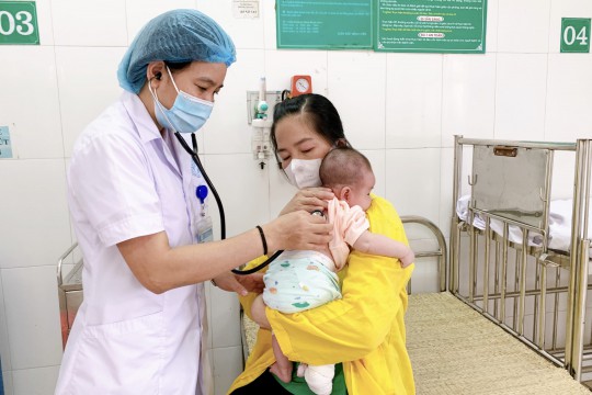 Hướng dẫn chăm sóc trẻ bị viêm phế quản