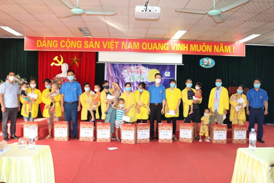 Trung thu yêu thương với những bệnh nhi có hoàn cảnh đặc biệt khó khăn tại Bệnh viện Sản Nhi Bắc Giang