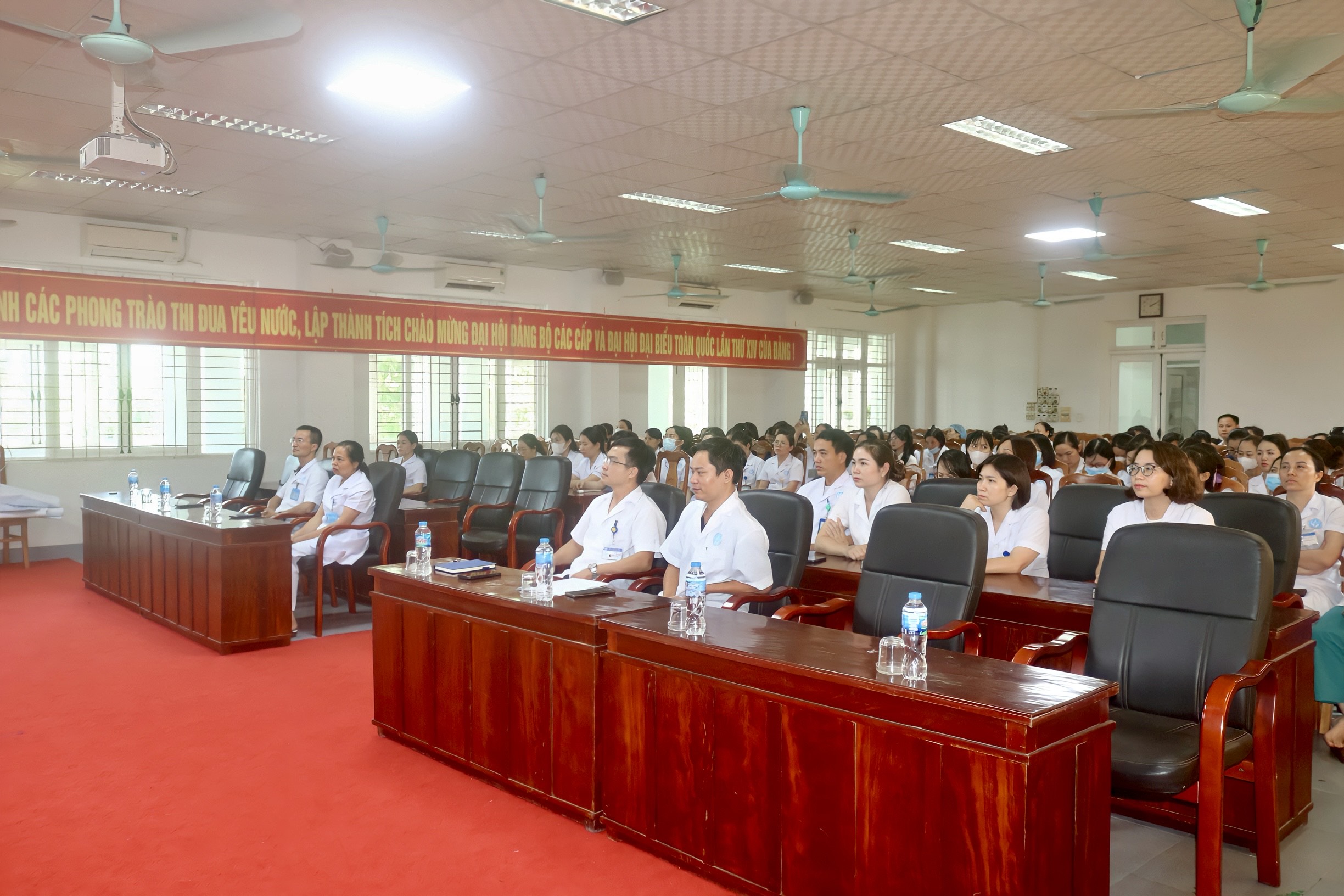 Bệnh viện Sản Nhi Bắc Ninh Số 1 tổ chức Sinh hoạt khoa học chuyên đề “Cập nhật chẩn đoán và xử trí phản vệ"