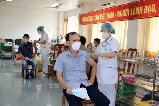 Bệnh viện Sản Nhi Bắc Giang tiêm phòng vắc-xin Covid-19 đợt 3 cho cán bộ công chức, viên chức và người lao động của các Sở, Ban Ngành trong toàn Tỉnh