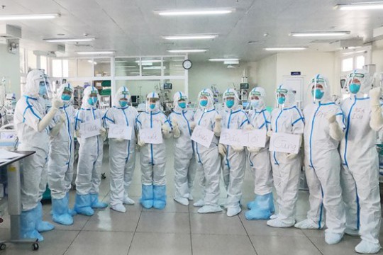 NỮ CHIẾN BINH TRONG TÂM DỊCH